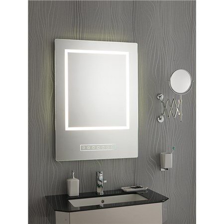 Specchio retroilluminato per un bagno bello e funzionale